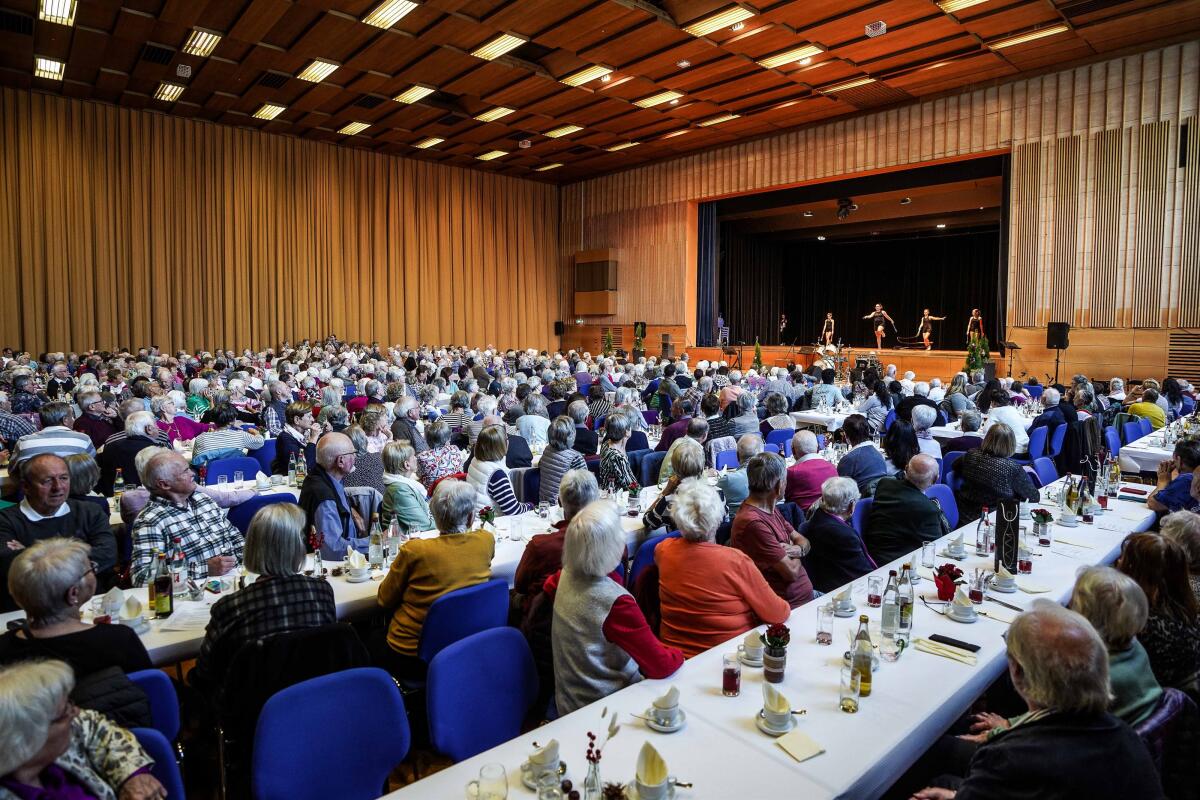 Walter-Schmid-Halle – Bild 2