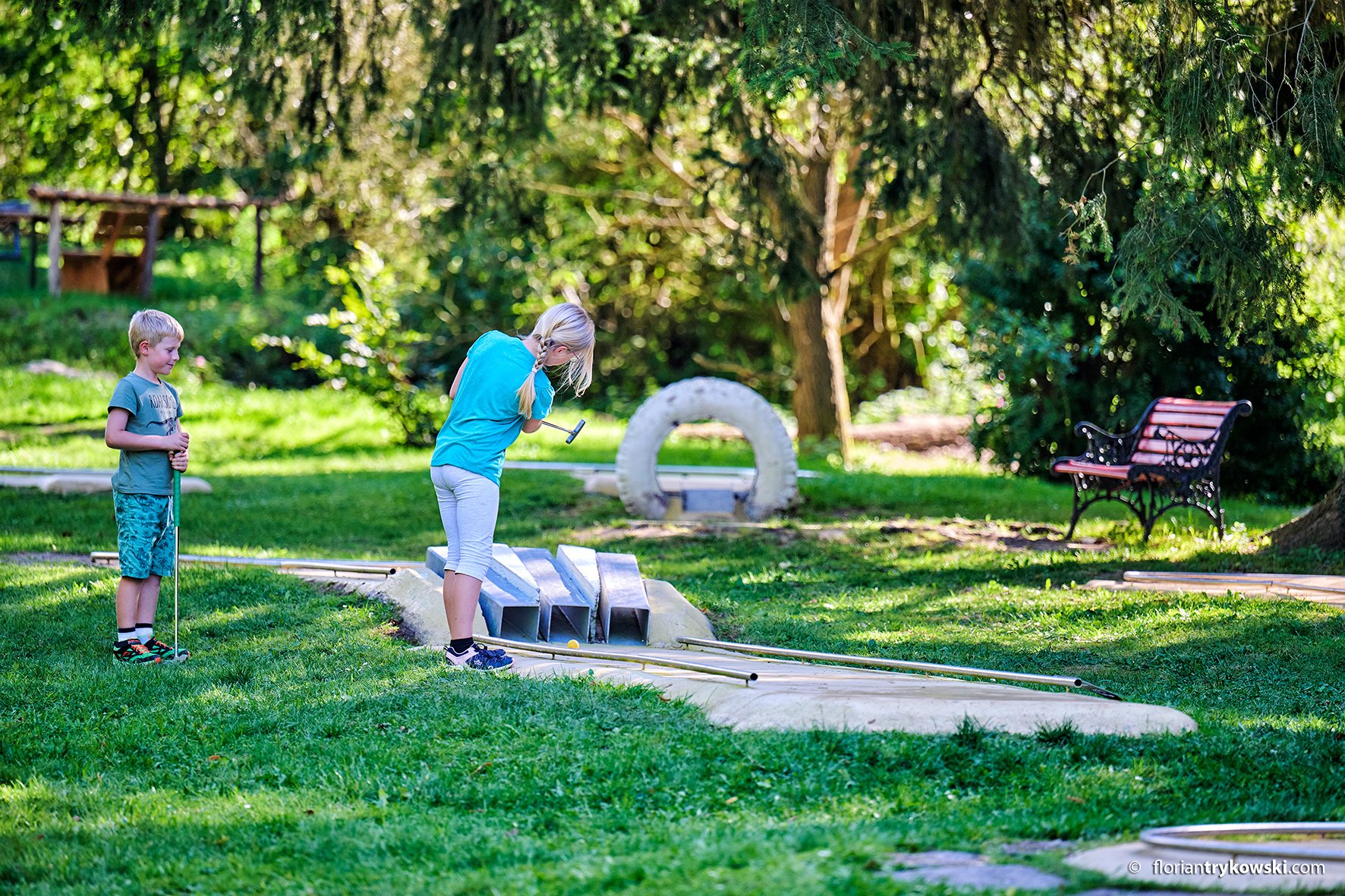 ZUM LOUIS Einkehr - Minigolf - Holzkugelbahn – Bild 1