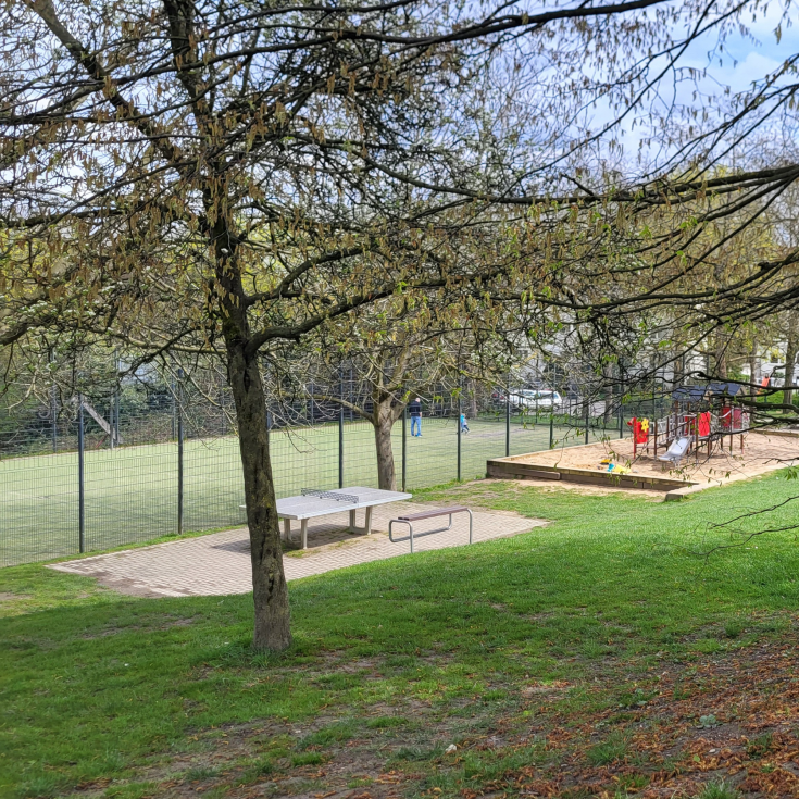 Spielplatz Zur Waldkampfbahn – Bild 1