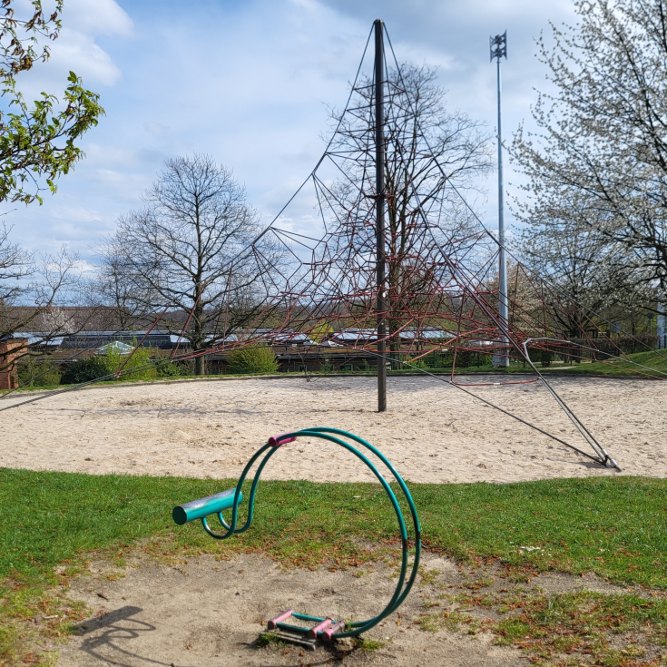 Spielplatz Zur Waldkampfbahn – Bild 3