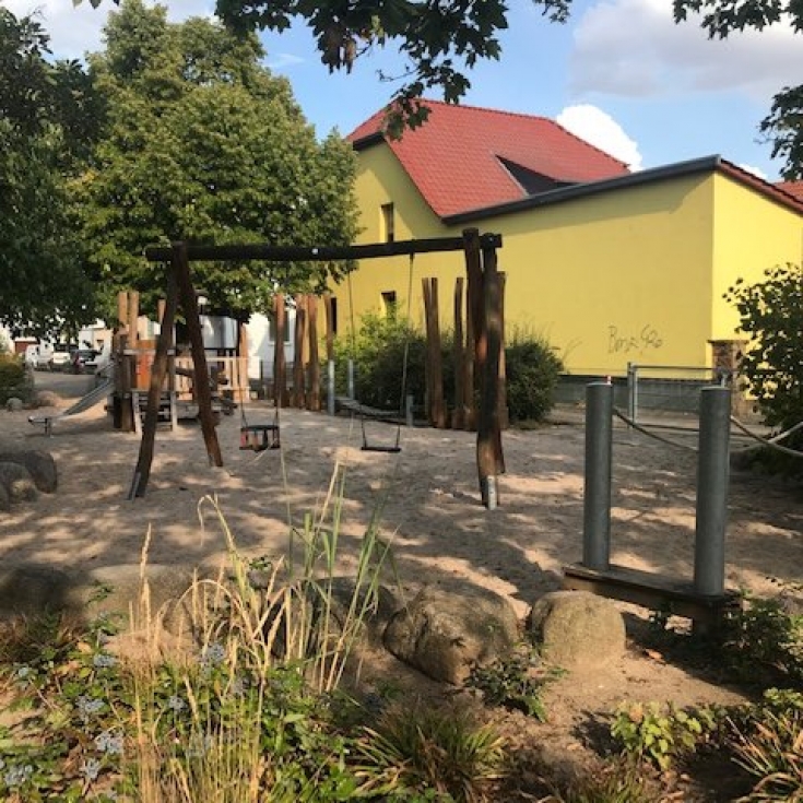 Spielplatz – Bild 1