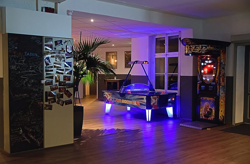 FUN FABRIK - Entertainment Center Wuppertal – Bild 1