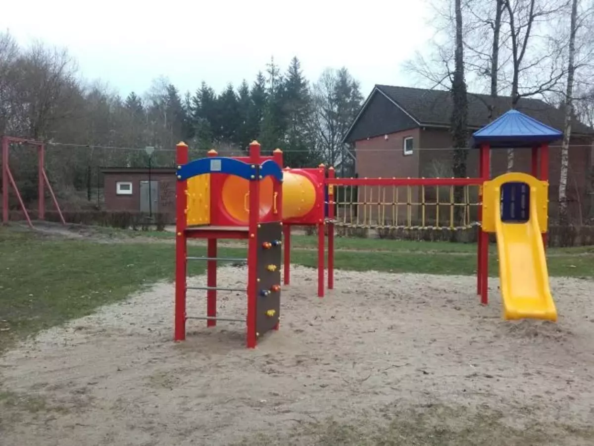 Spielplatz – Bild 1