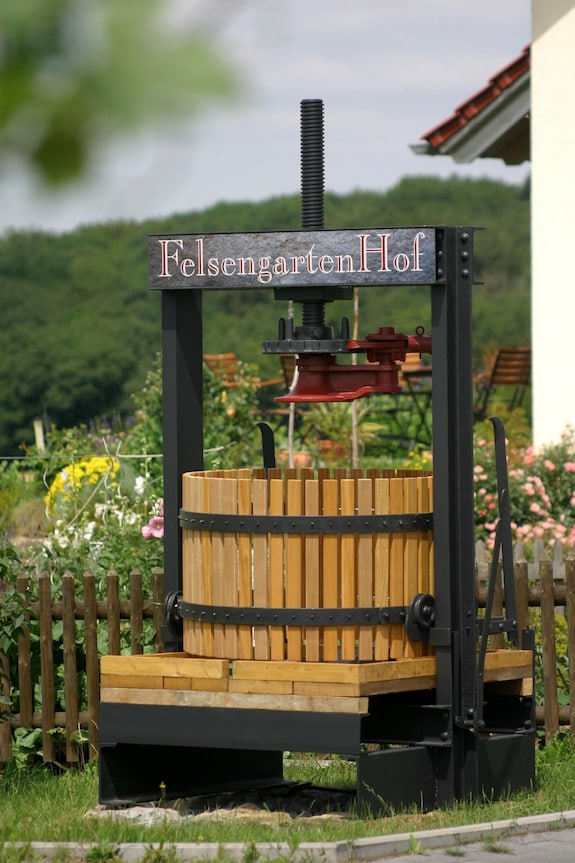 FelsengartenHof Ferienwohnung auf dem Winzer- und Bauernhof – Bild 3