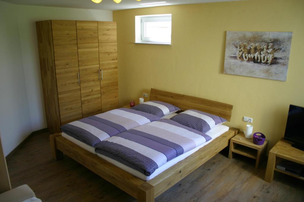 FelsengartenHof Ferienwohnung auf dem Winzer- und Bauernhof – Bild 4