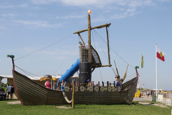 Spielplatz Wikingerschiff – Bild 1