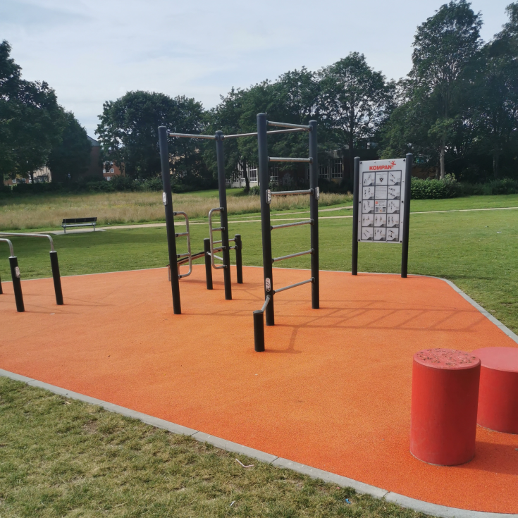 Spielplatz Auf der Kuppe – Bild 1