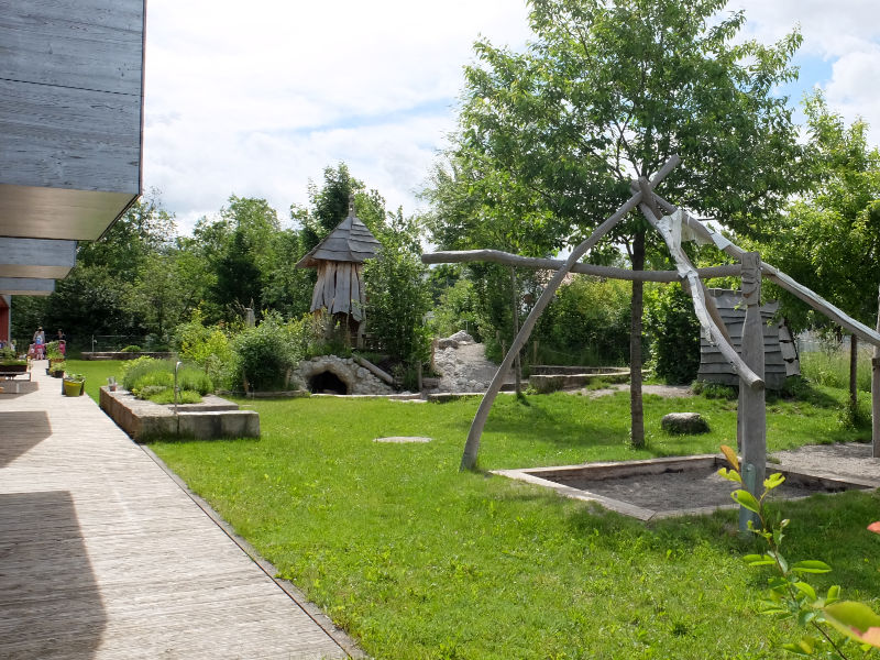 Kinder Spielplatz – Bild 1