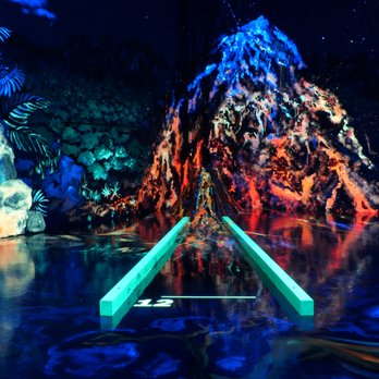 Lasertag & 3D Indoor Schwarzlicht Minigolf – Bild 1