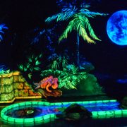 Lasertag & 3D Indoor Schwarzlicht Minigolf – Bild 4