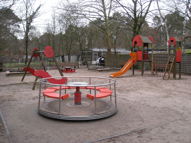 Spielplatz im Tierpark – Bild 2