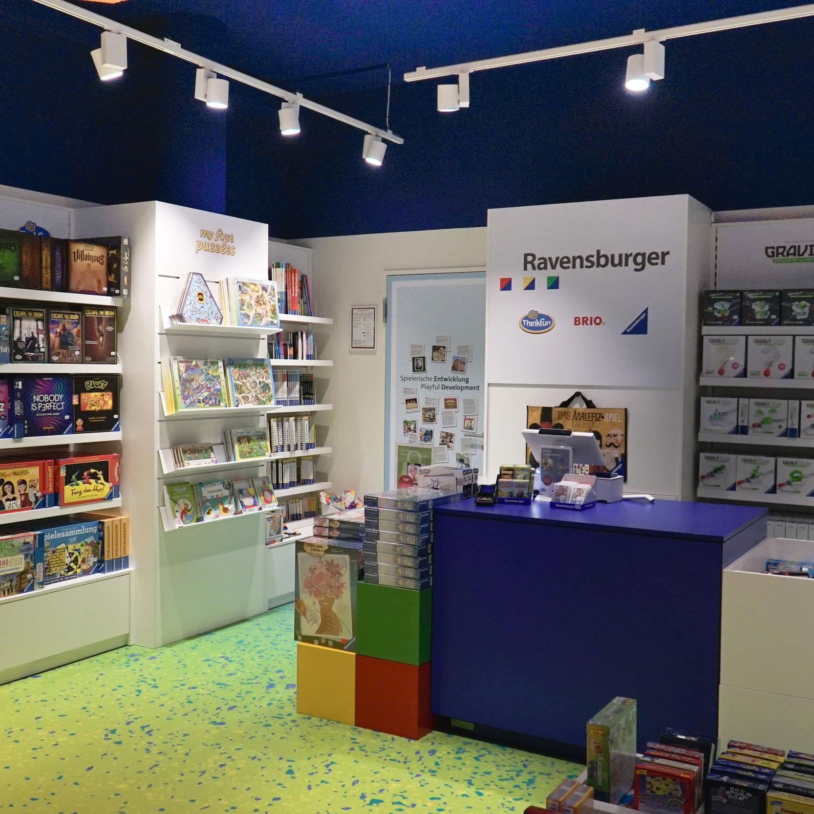 Ravensburger Outlet Store Montabaur mit Spielewelt – Bild 1