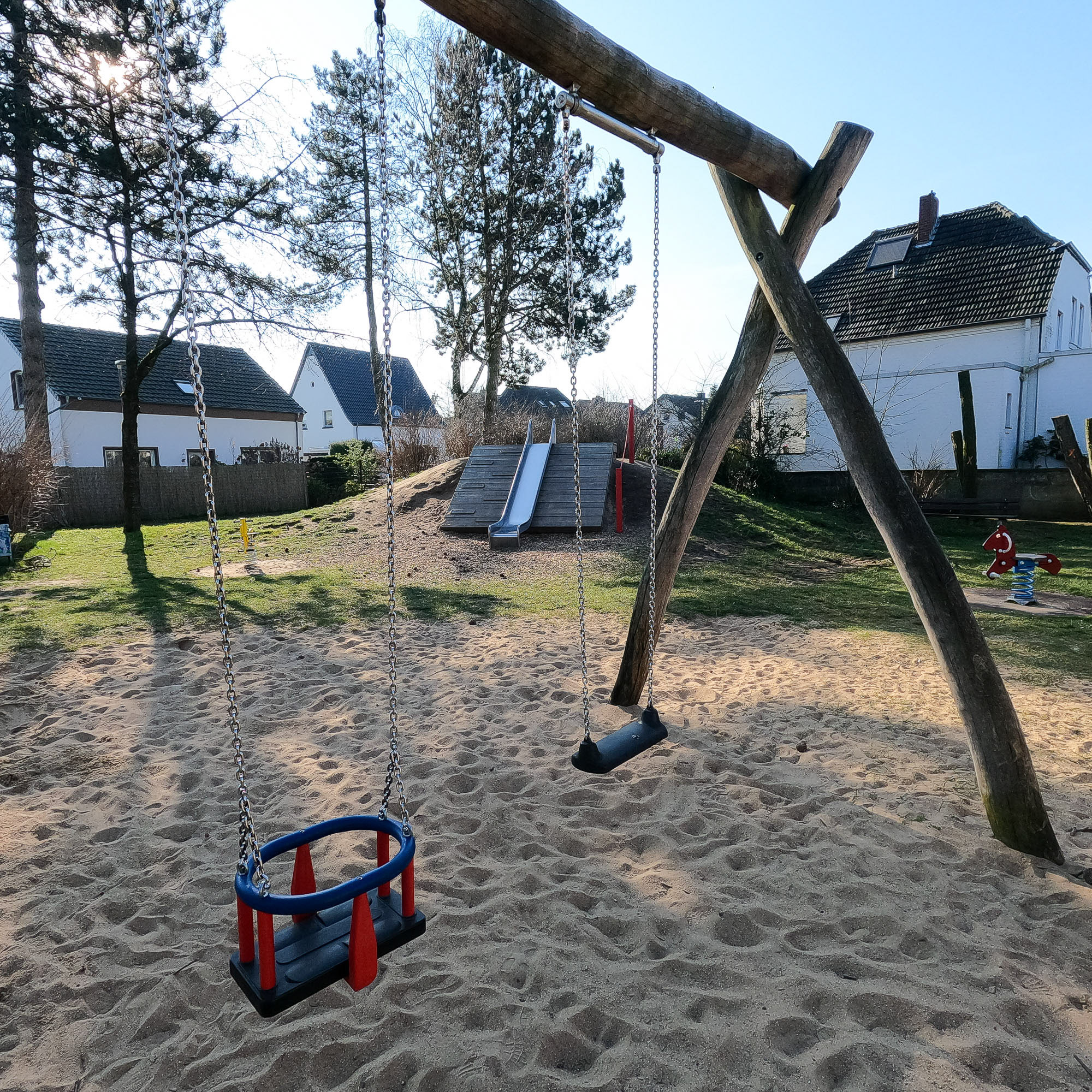 Spielplatz Helmholtzstraße – Bild 4