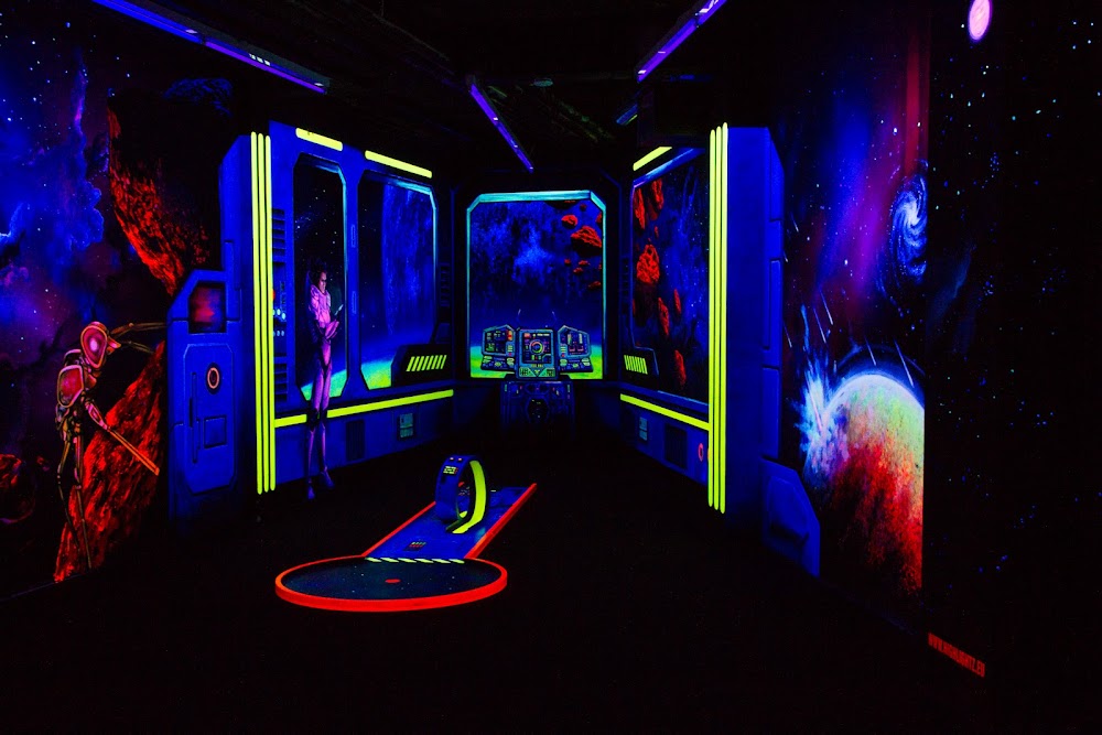 Simigolf 3D Schwarzlicht Minigolf - simigo GmbH – Bild 1