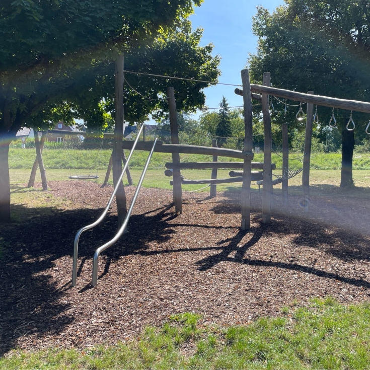 Spielplatz – Bild 1