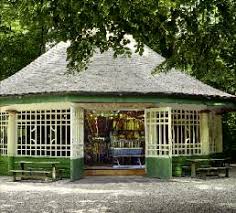 Historisches Kinderkarussell – Bild 1