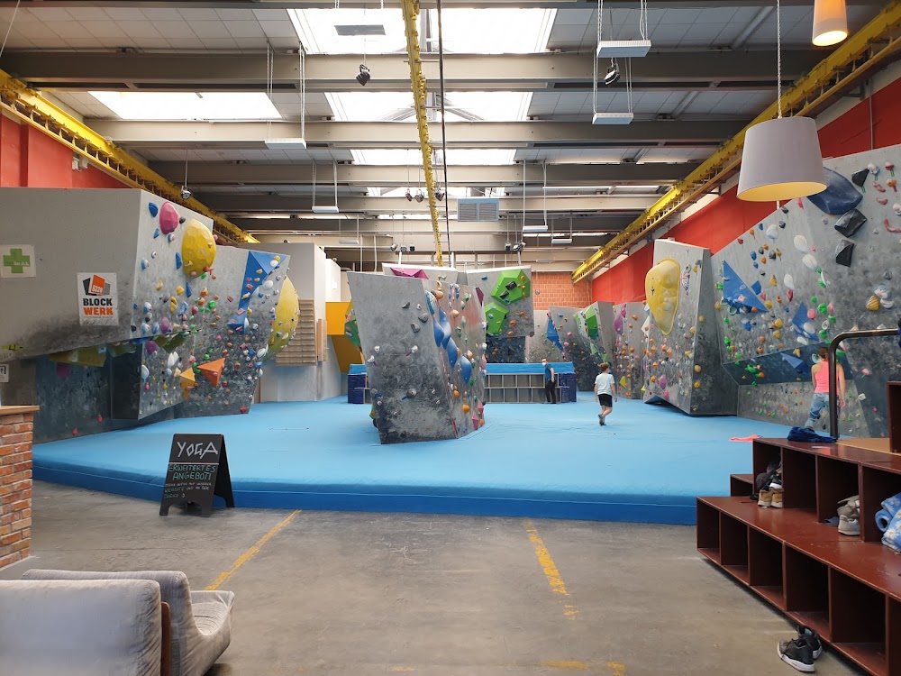 Blockwerk GmbH & Co KG- Kletterhalle Mainz – Bild 3