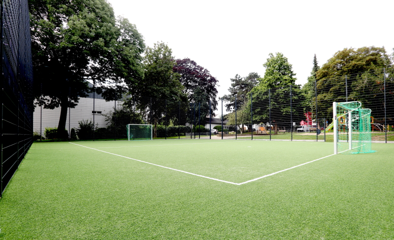 Bolzplatz neben dem Festplatz – Bild 3