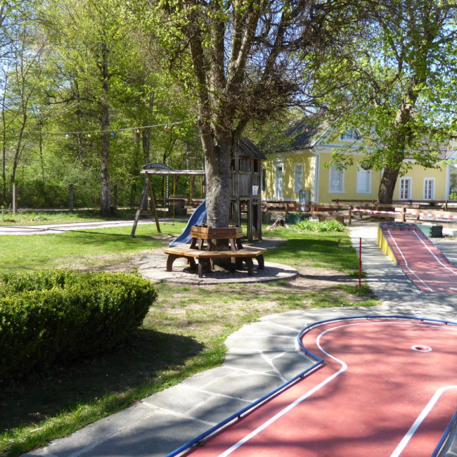 Minigolf im Schlosspark – Bild 2