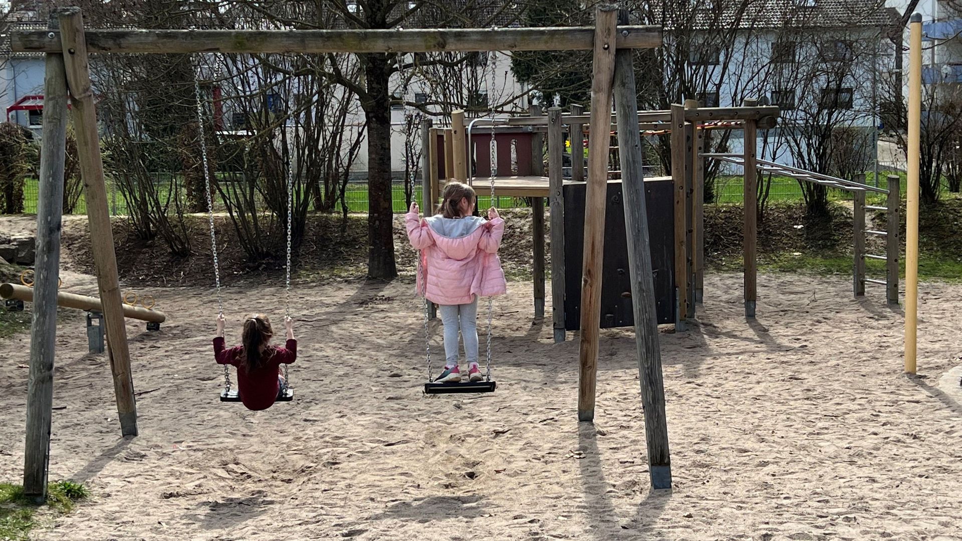 Spielplatz - Am See – Bild 1