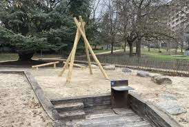 Place de jeux du parc des Franchises – Bild 2