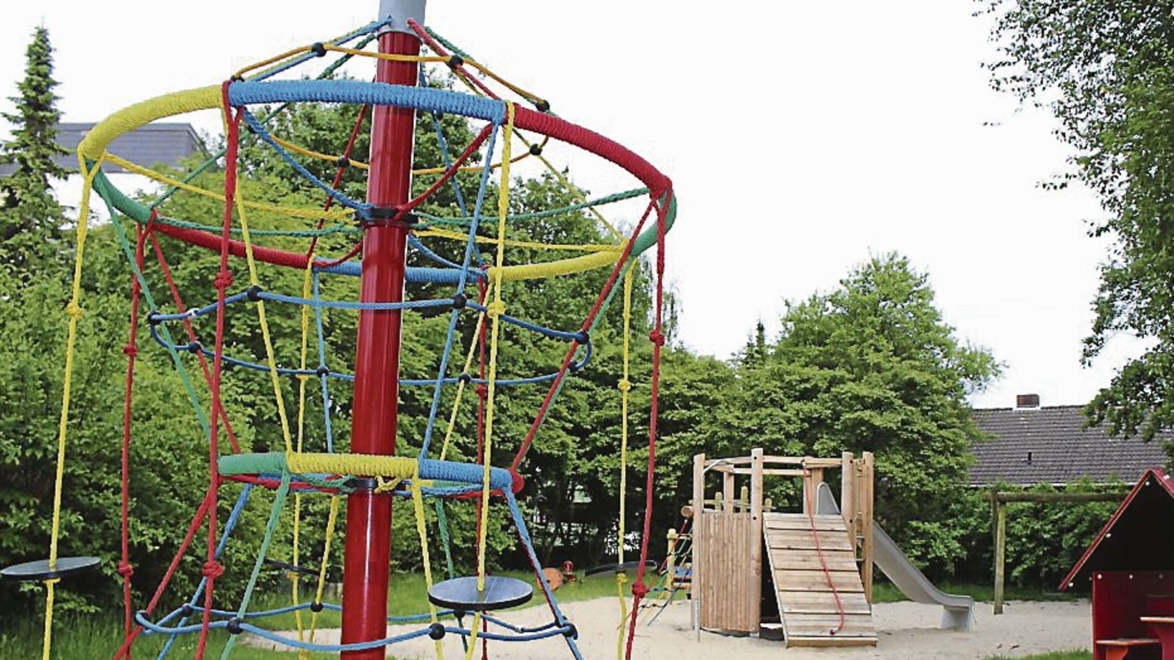 Spielplatz – Bild 1