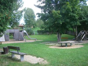 Kinderspielplatz Boiotro – Bild 1