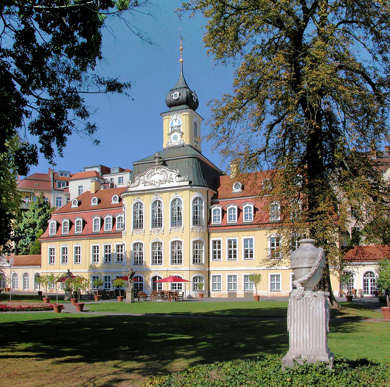 Vorplatz Poetenweg Gohliser Schlösschen – Bild 1