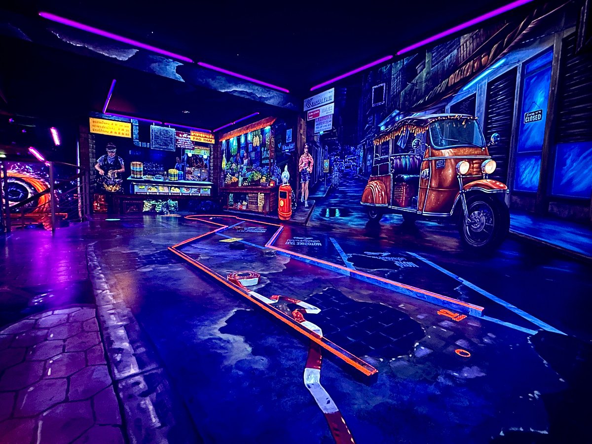 Glowing Rooms 3D Schwarzlicht Minigolf Dortmund – Bild 2