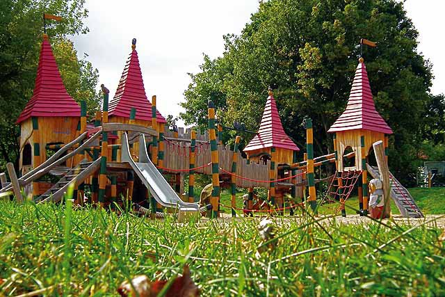 Abenteuerspielsplatz – Bild 1