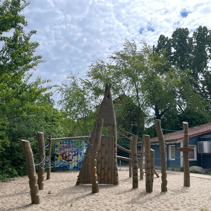 Kinderspielplatz – Bild 3