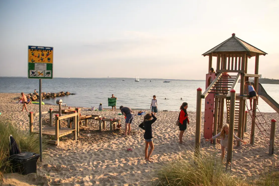 Kinderspielplatz – Bild 4