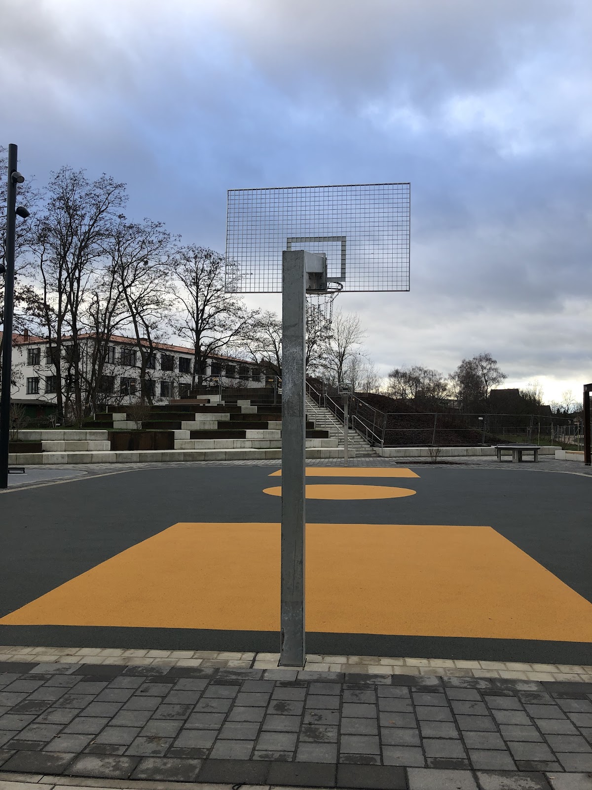 Jugendplatz und Outdoor Fitness – Bild 2