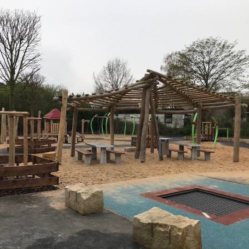 Spielplatz Helene-Lange-Straße – Bild 1