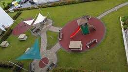 Place De Jeux Des Quatres Sapins – Bild 5