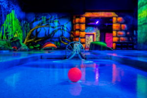 Schwarzlicht Semester Minigolf Bochum – Bild 4