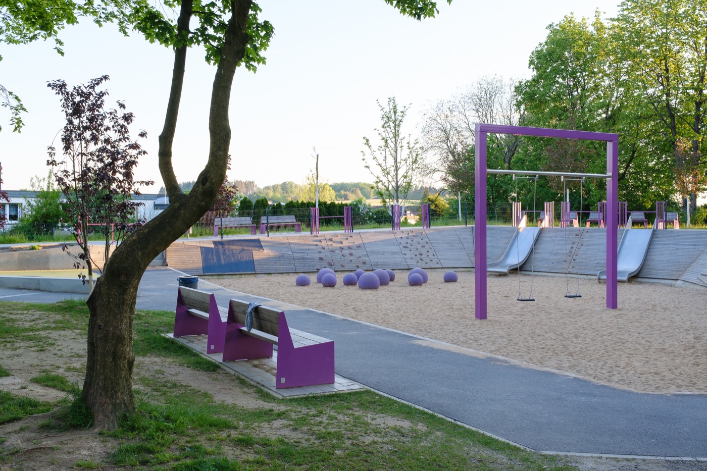 Spielplatz – Bild 1
