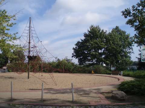 Spielplatz "Am Pfaffenteich" – Bild 2