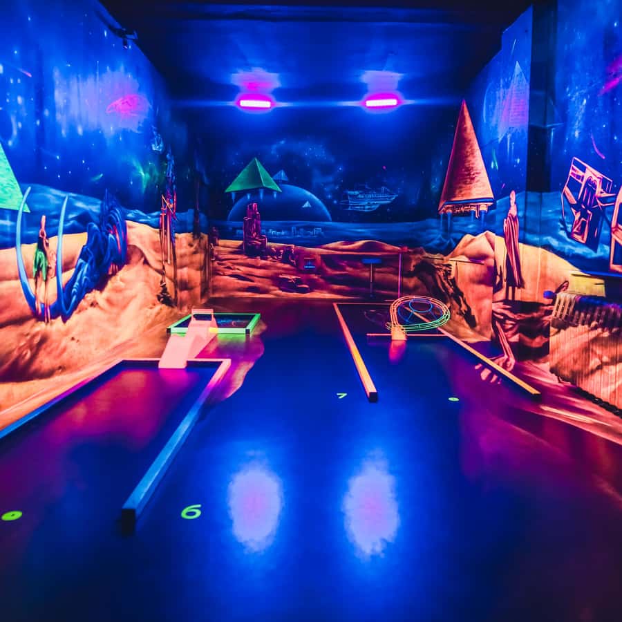 Schwarzlicht 3D Minigolf in Dresden - BLACKLUXX® – Bild 2