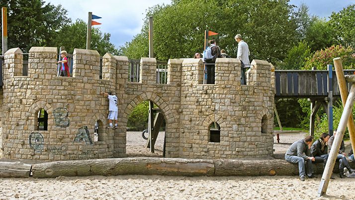 Spielplatz Ritterburg Schemmannstraße – Bild 1