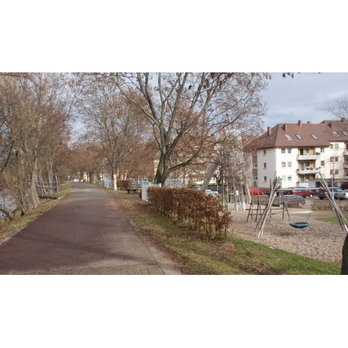 Spielplatz Strombergstraße, gegenüber 8/10 – Bild 3