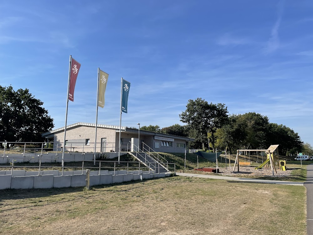 Mehrgenerationenplatz (öffentliche Ausschilderung durch die Stadt Meppen) – Bild 2