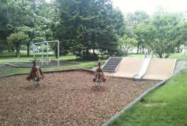 Une aire de jeux avec toboggan et balançoires à Mon Repos – Bild 5