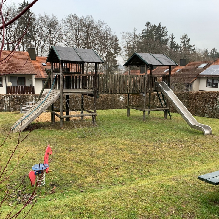 Spielplatz – Bild 1