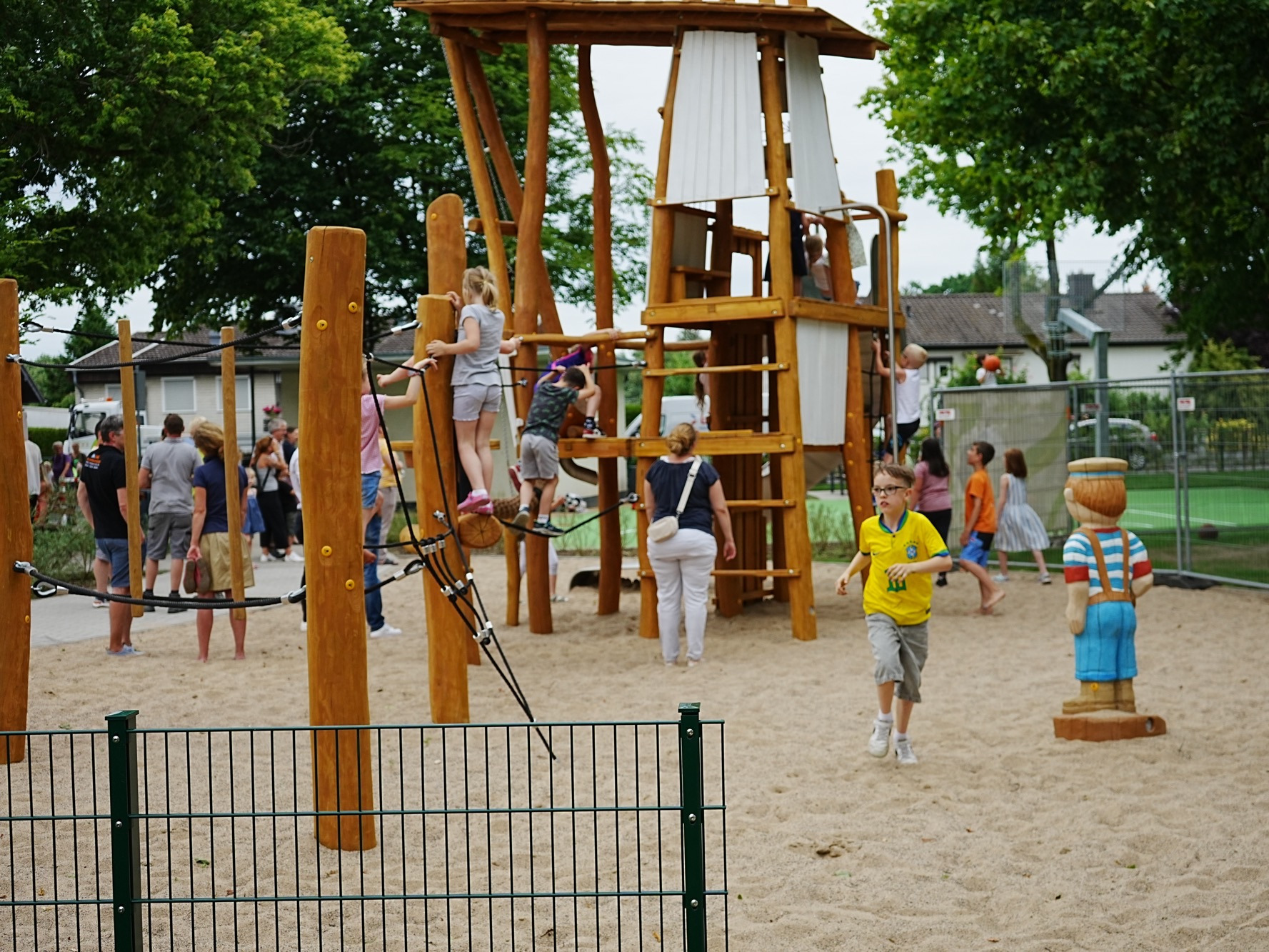 Spielplatz Zehnhoffstraße – Bild 2
