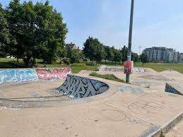 Parc de planche à roulettes – Bild 3