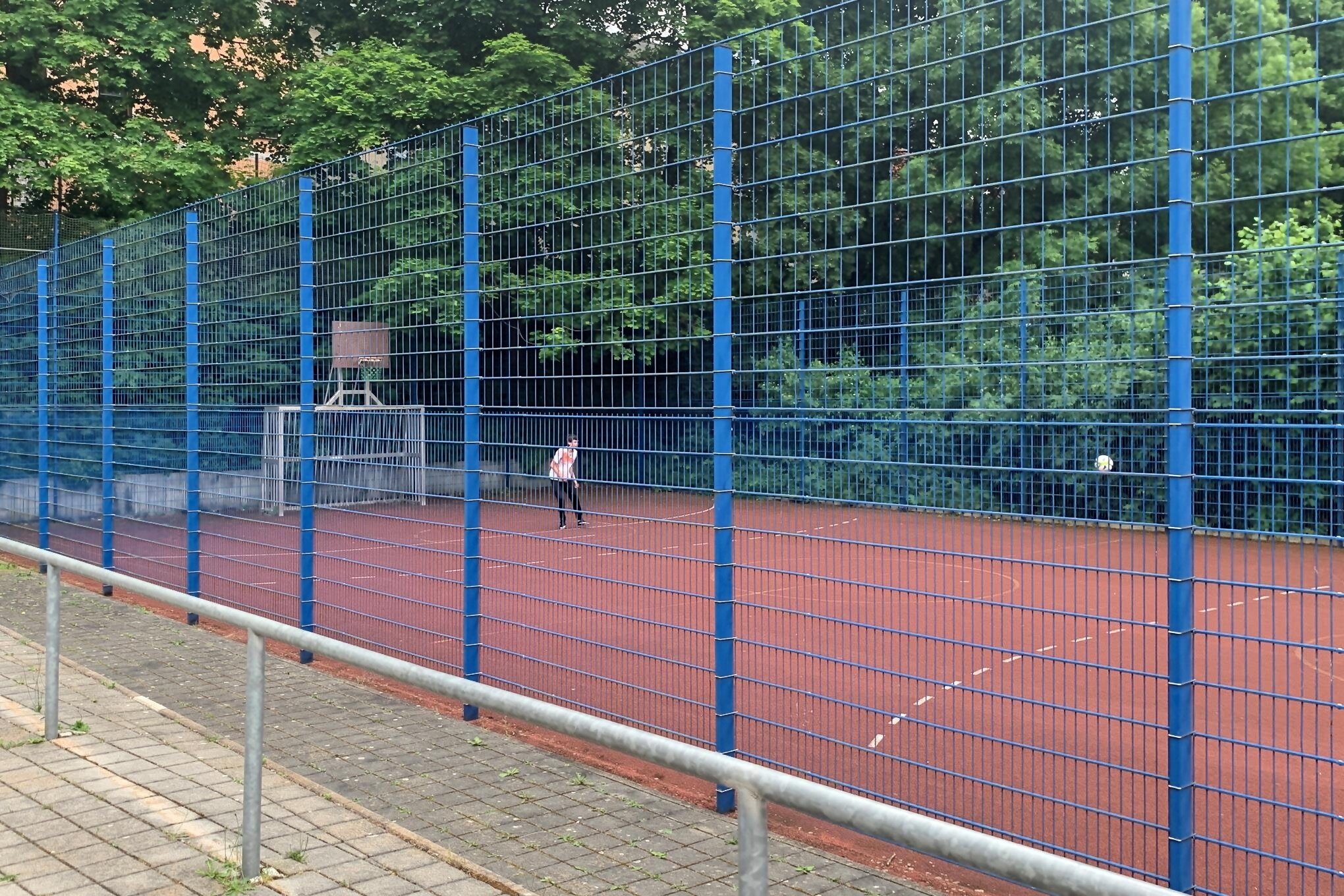 Bolzplatz Sperlingsberg (bis 16 Jahre) – Bild 1