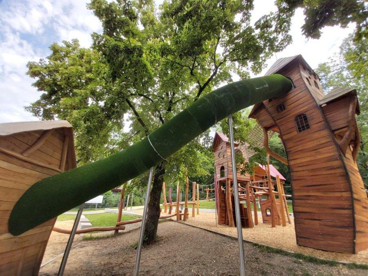 Spielplatz am Schloss – Bild 2