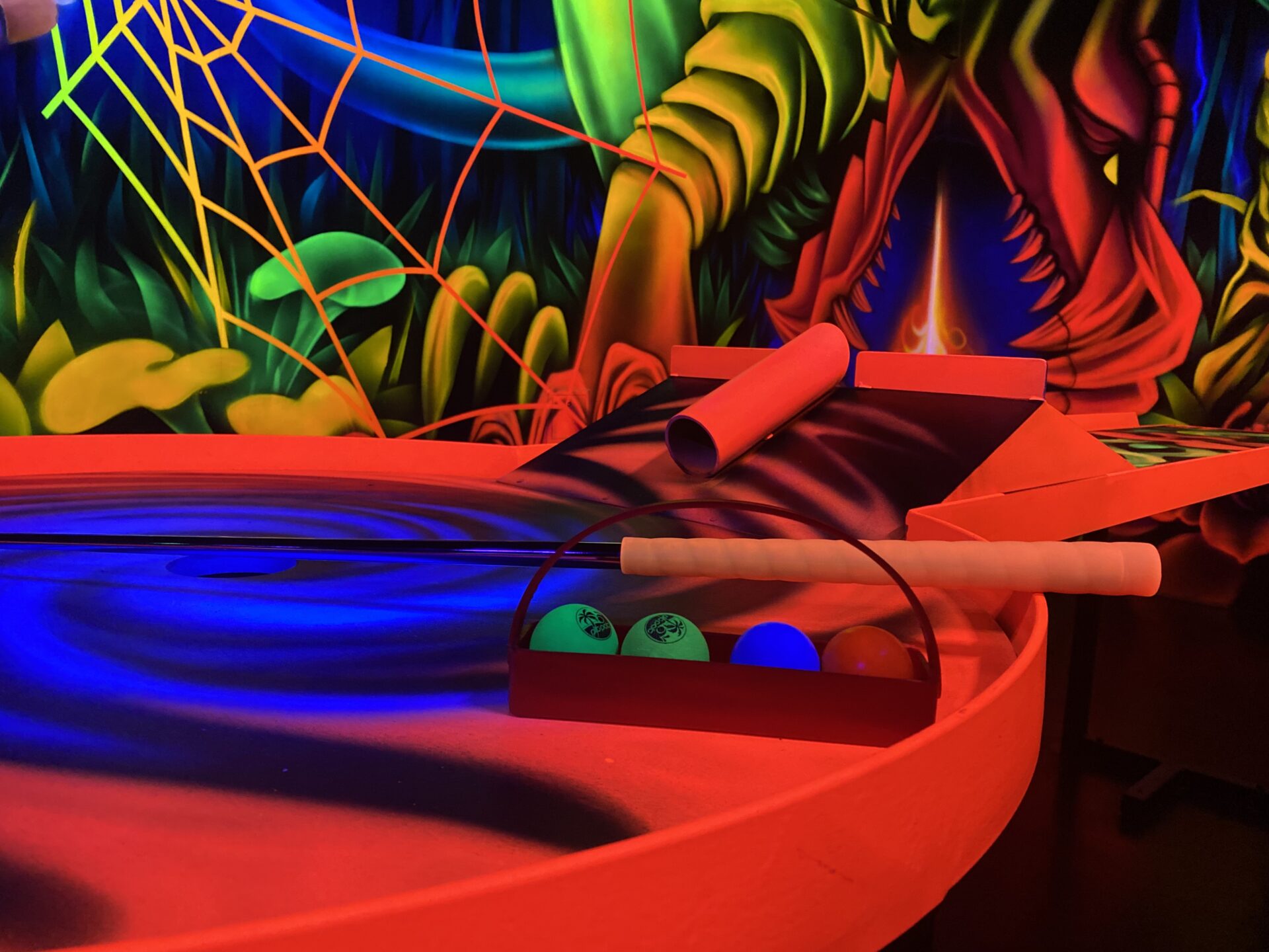 3D Schwarzlicht Pit-Pat Minigolf - Golffieber Bonn-Mitte – Bild 4