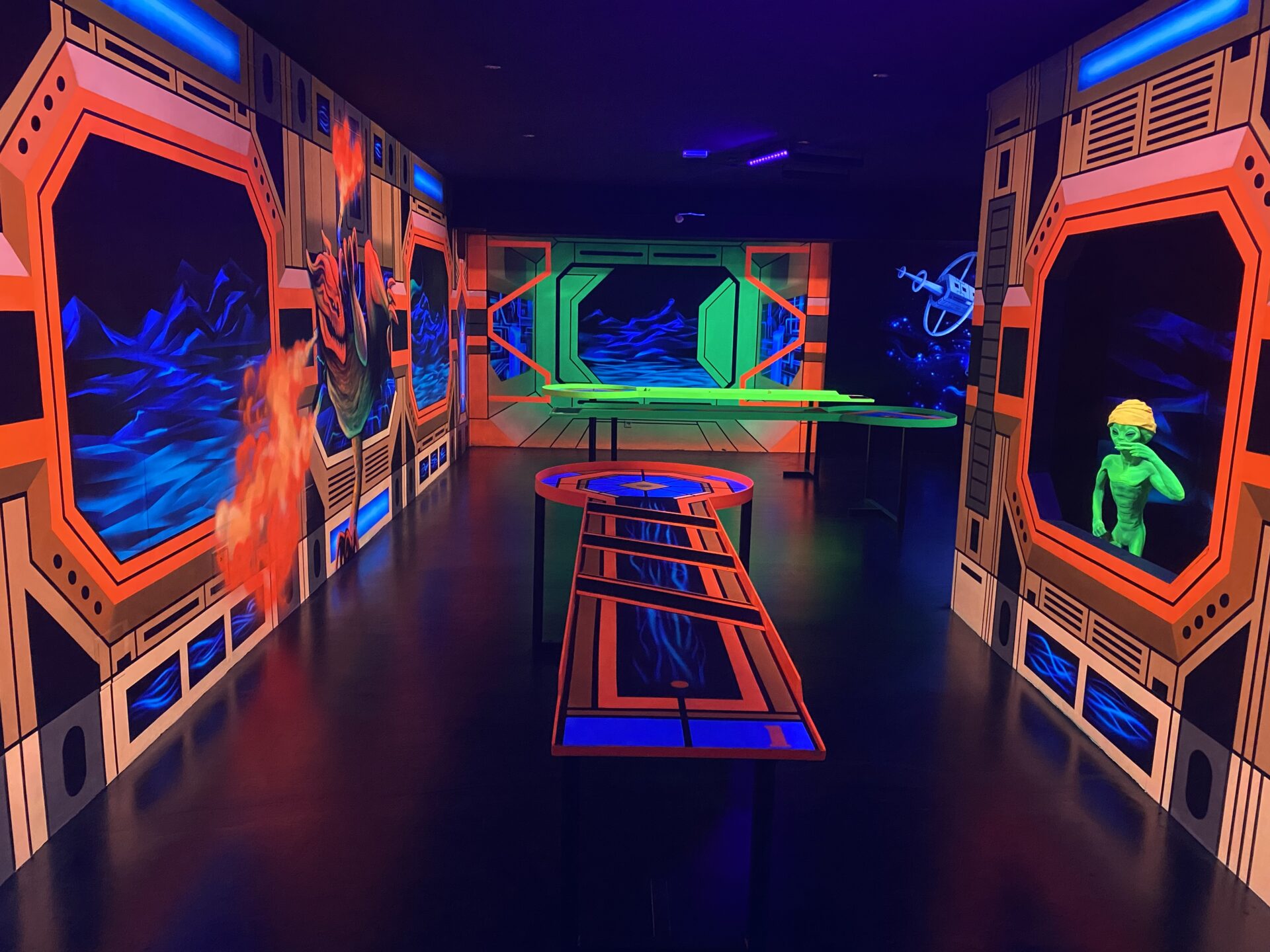 3D Schwarzlicht Pit-Pat Minigolf - Golffieber Bonn-Mitte – Bild 5